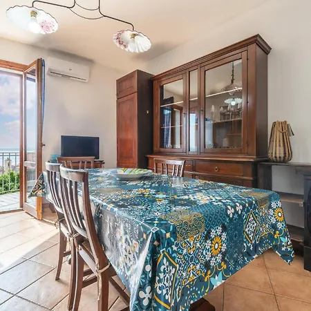 2 Bedroom Stunning In Lejlighed