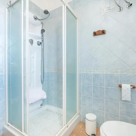 아파트 2 Bedroom Stunning In