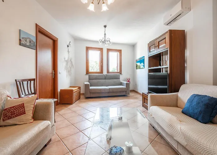 公寓 2 Bedroom Stunning In 卡洛福泰