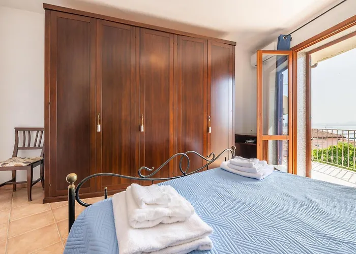 2 Bedroom Stunning In * Carloforte