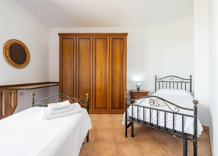 2 Bedroom Stunning In Apartman Carloforte