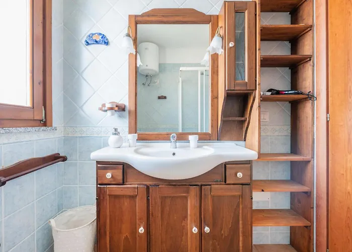 2 Bedroom Stunning In *