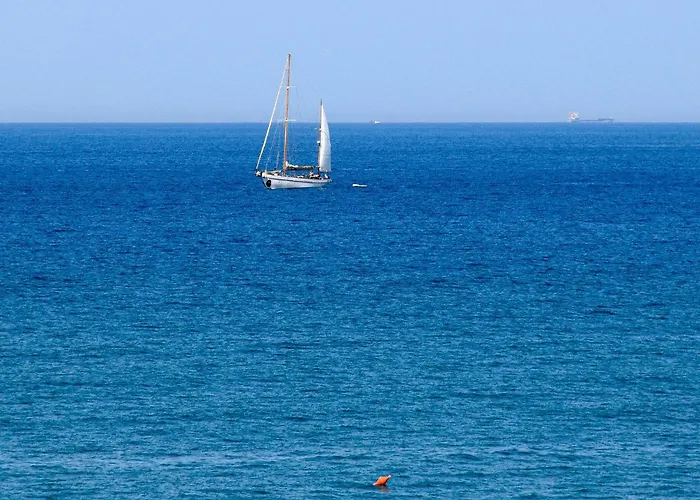 2 Bedroom Stunning In Apartman Carloforte